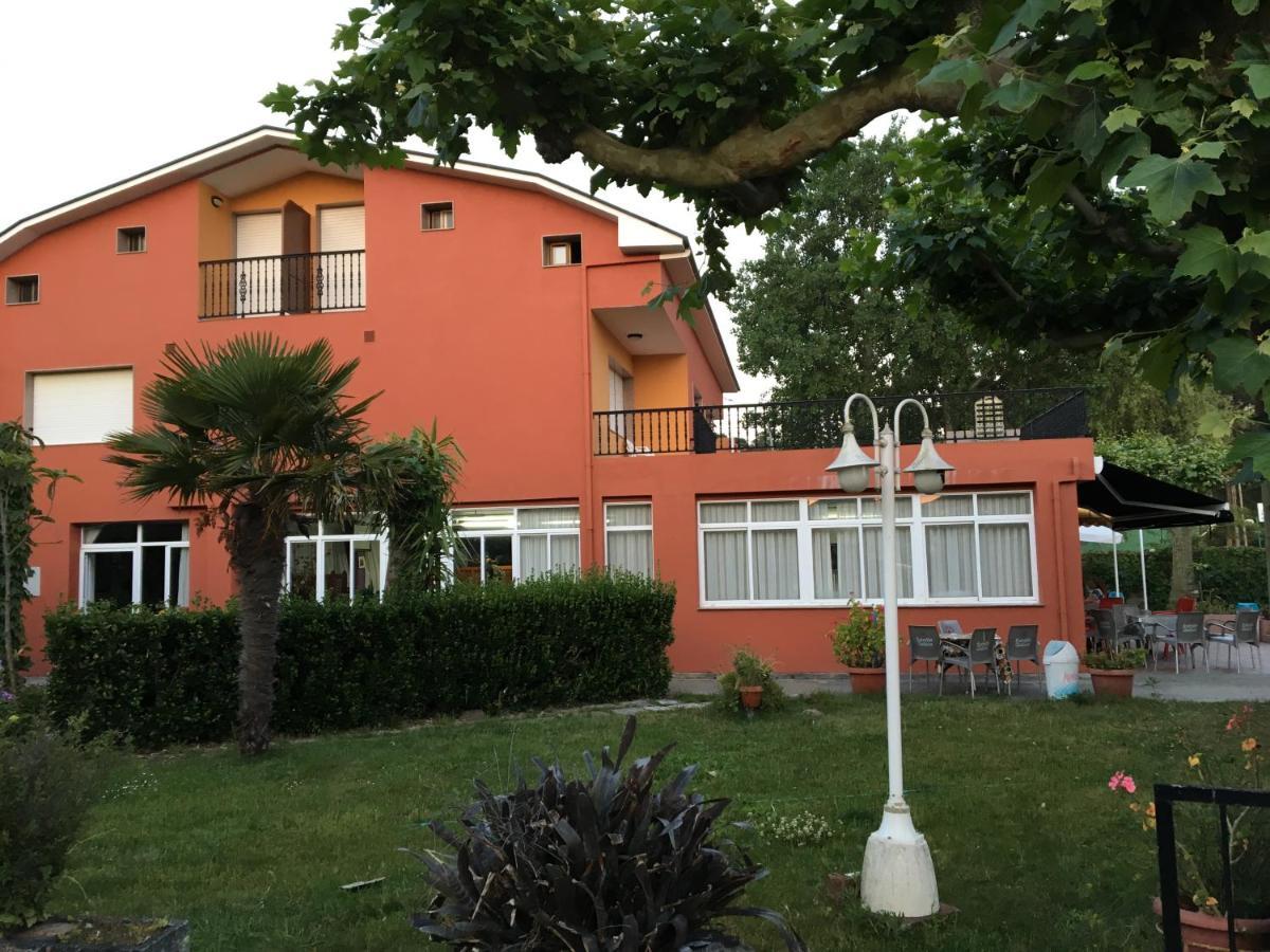 Hostal Restaurante Luz De Luna Villanueva De Arosa Εξωτερικό φωτογραφία